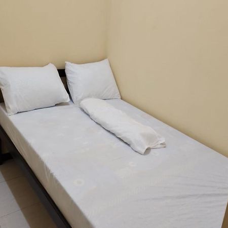 Oyo 91209 Arjuna Residence Syariah Sby Surabaya Eksteriør billede