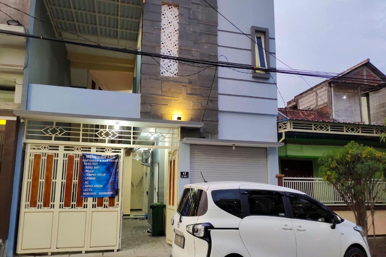 Oyo 91209 Arjuna Residence Syariah Sby Surabaya Eksteriør billede