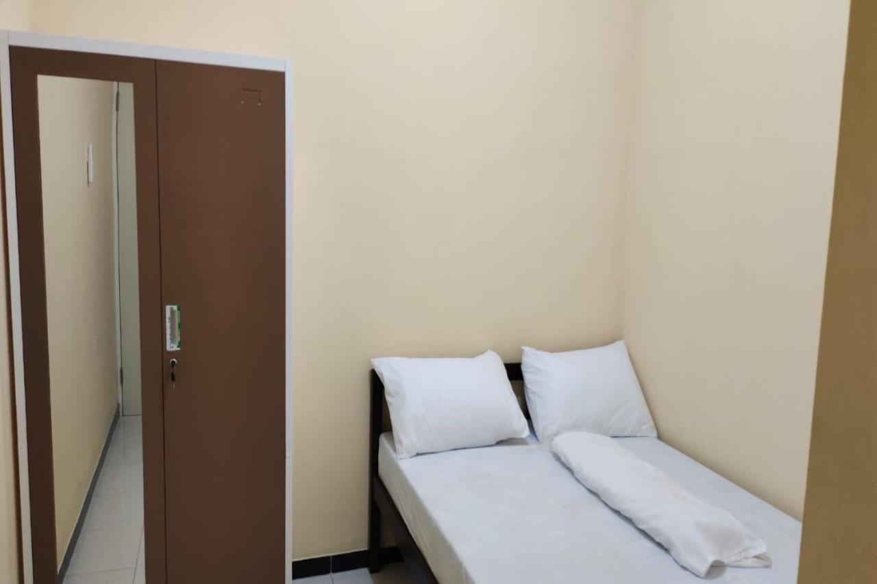 Oyo 91209 Arjuna Residence Syariah Sby Surabaya Eksteriør billede